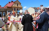 Poświęcenie pomnika św. abp. Bilczewskiego w Wilamowicach