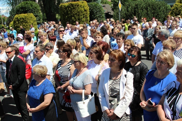 Poświęcenie pomnika św. abp. Bilczewskiego w Wilamowicach