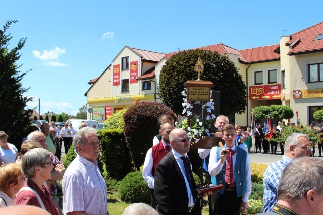 Poświęcenie pomnika św. abp. Bilczewskiego w Wilamowicach