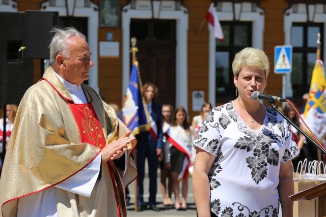 Poświęcenie pomnika św. abp. Bilczewskiego w Wilamowicach