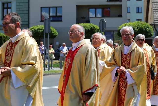 Poświęcenie pomnika św. abp. Bilczewskiego w Wilamowicach