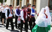 Poświęcenie pomnika św. abp. Bilczewskiego w Wilamowicach