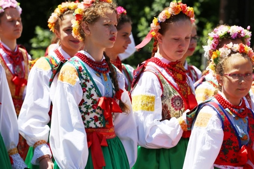 Poświęcenie pomnika św. abp. Bilczewskiego w Wilamowicach