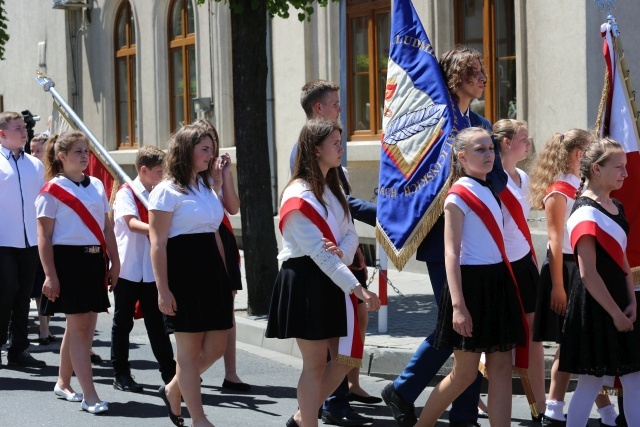 Poświęcenie pomnika św. abp. Bilczewskiego w Wilamowicach