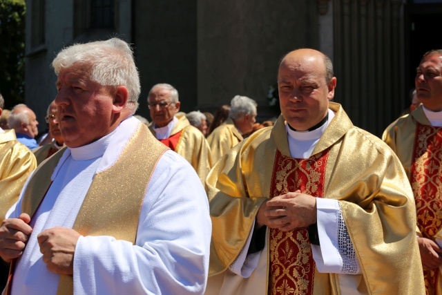 Poświęcenie pomnika św. abp. Bilczewskiego w Wilamowicach