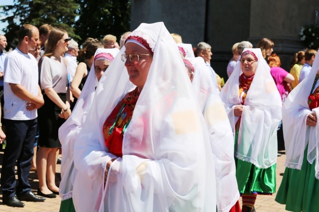 Poświęcenie pomnika św. abp. Bilczewskiego w Wilamowicach