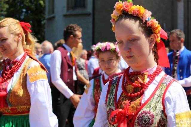 Poświęcenie pomnika św. abp. Bilczewskiego w Wilamowicach