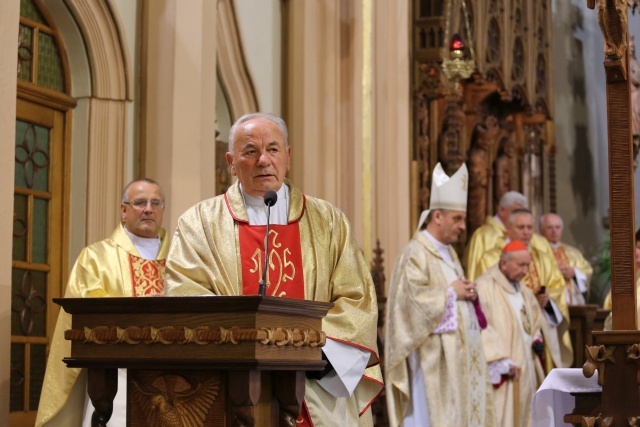 Poświęcenie pomnika św. abp. Bilczewskiego w Wilamowicach