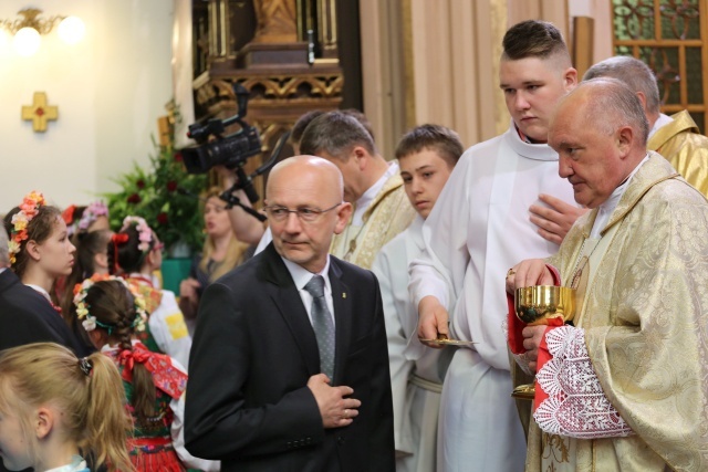 Poświęcenie pomnika św. abp. Bilczewskiego w Wilamowicach