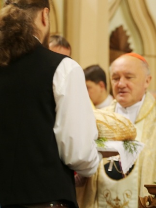 Poświęcenie pomnika św. abp. Bilczewskiego w Wilamowicach