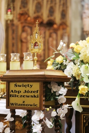 Poświęcenie pomnika św. abp. Bilczewskiego w Wilamowicach