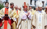 Poświęcenie pomnika św. abp. Bilczewskiego w Wilamowicach