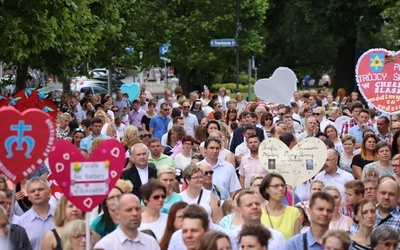 Pielgrzymka dzieci wczesno- i pierwszokomunijnych do katowickiej katedry