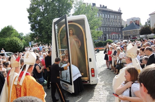 Pożegnanie Znaków Miłosierdzia w katedrze św. Mikołaja w Bielsku-Białej