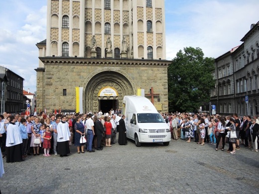 Pożegnanie Znaków Miłosierdzia w katedrze św. Mikołaja w Bielsku-Białej