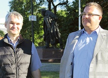 	Mariusz Wilczyński (z lewej) i Piotr Dowżenko współtworzyli FMW Gdańsk w 1984 roku.