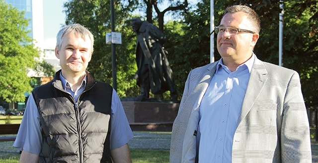 	Mariusz Wilczyński (z lewej) i Piotr Dowżenko współtworzyli FMW Gdańsk w 1984 roku.