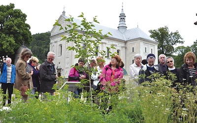 Podczas spotkania zwiedzano Muszyńskie Ogrody Biblijne.