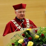 Doktorat h.c. UPJPII dla ks. prof. Michała Hellera