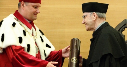 Mosty między nauką a wiarą