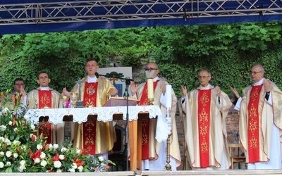 Dziękczynna Eucharystia na Wzgórzu Zamkowym w Cieszynie