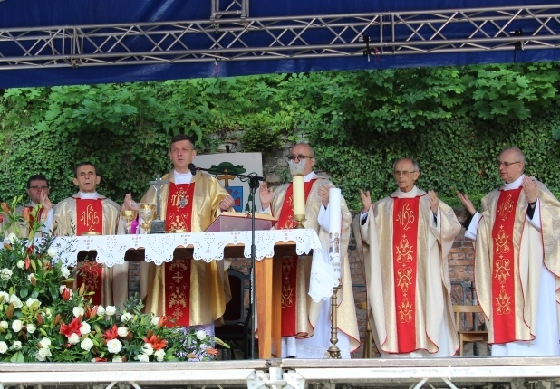 Dziękczynna Eucharystia na Wzgórzu Zamkowym w Cieszynie