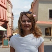 Dorota Lachowska dyrektor LROT zachęca do odwiedzenia mniej znanych miejsc na Lubelszczyźnie. 
