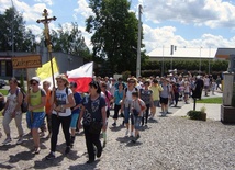 Pielgrzymi w drodze do Błotnicy