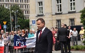 Prezydent Andrzej Duda składa wieniec przed pomnikiem W. Korfantego w Katowicach