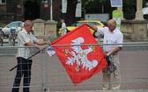 Prezydent Andrzej Duda składa wieniec przed pomnikiem W. Korfantego w Katowicach