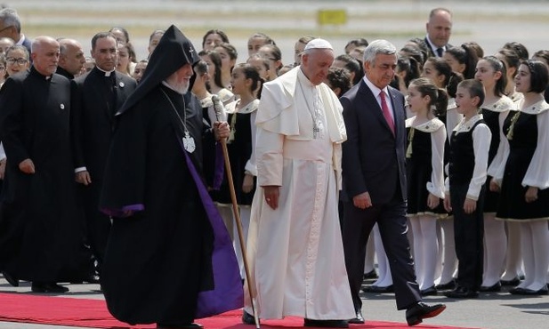 Franciszek jest już w Armenii 