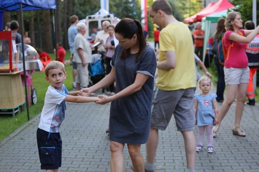 Piknik rodzinny w bielskiej parafii NSPJ 2016