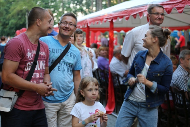 Piknik rodzinny w bielskiej parafii NSPJ 2016