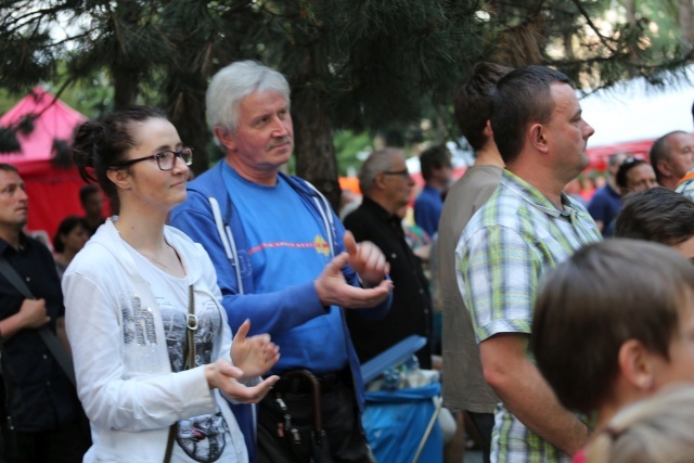 Piknik rodzinny w bielskiej parafii NSPJ 2016