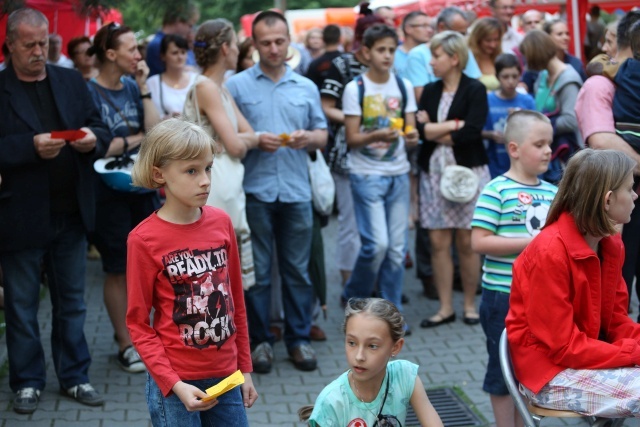 Piknik rodzinny w bielskiej parafii NSPJ 2016