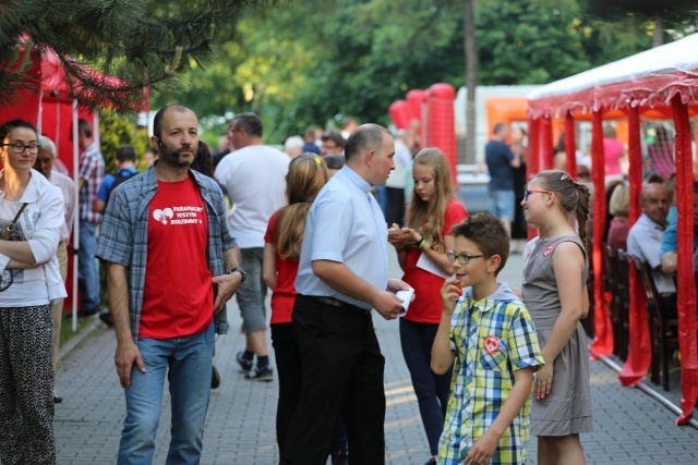 Piknik rodzinny w bielskiej parafii NSPJ 2016