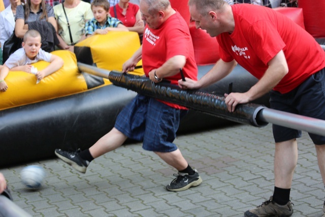 Piknik rodzinny w bielskiej parafii NSPJ 2016