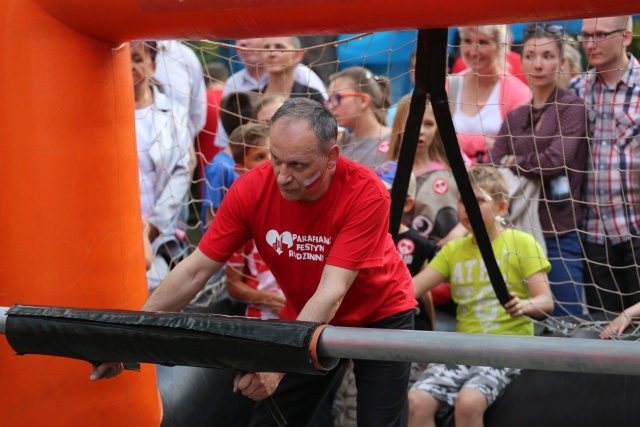 Piknik rodzinny w bielskiej parafii NSPJ 2016