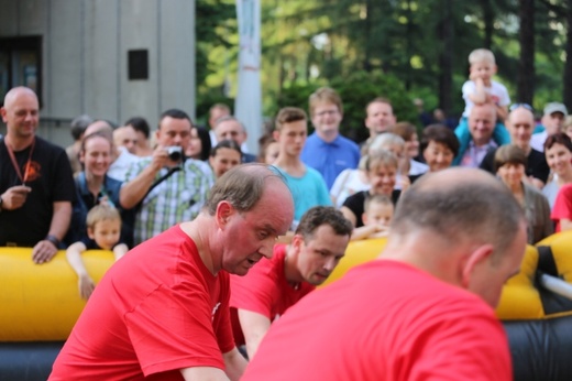 Piknik rodzinny w bielskiej parafii NSPJ 2016