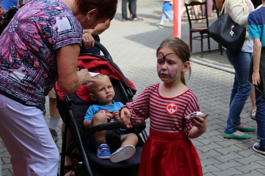 Piknik rodzinny w bielskiej parafii NSPJ 2016