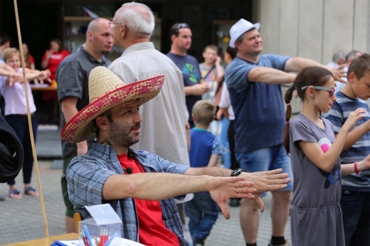 Piknik rodzinny w bielskiej parafii NSPJ 2016