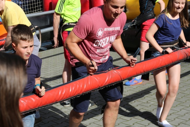 Piknik rodzinny w bielskiej parafii NSPJ 2016