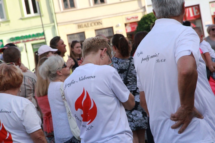 Koncert na sądeckim rynku