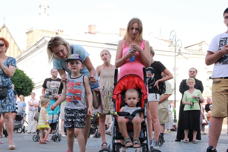 Koncert na sądeckim rynku