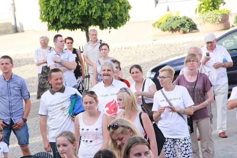 Koncert na sądeckim rynku