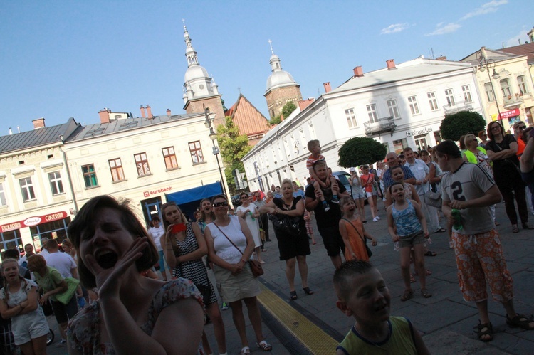 Koncert na sądeckim rynku