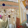 Abp Wiktor Skworc błogosławi kaplicę z wizerunkiem Maryi - Jutrzenki Wolności