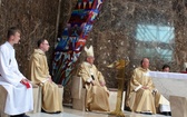 Abp Skworc błogosławi wizerunek Niepokalanej Jutrzenki Wolności w Katowicach