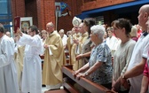 Abp Skworc błogosławi wizerunek Niepokalanej Jutrzenki Wolności w Katowicach