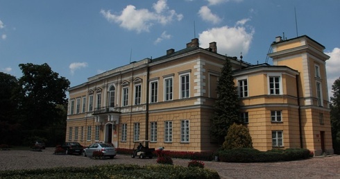 Dawny pałac jest obecnie siedzibą Instytutu Ogrodniacwa